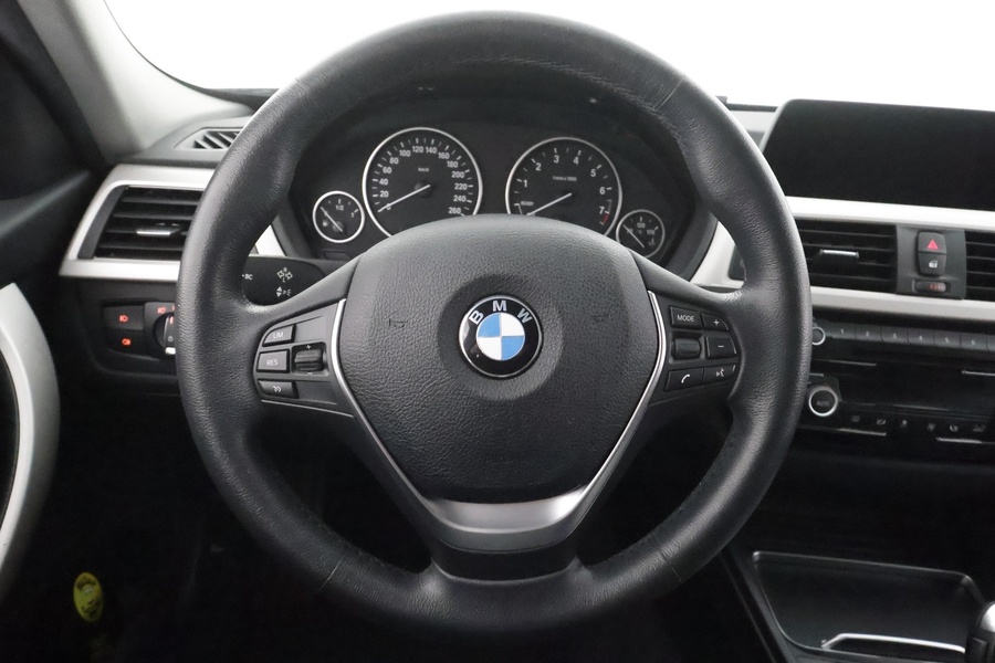 BMW 320 vaihtoauto