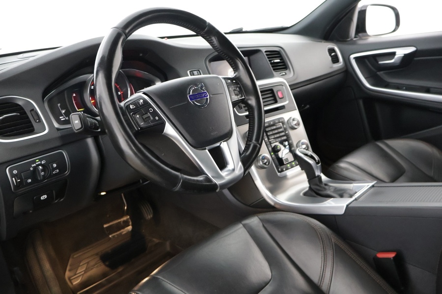 Volvo V60 Cross Country vaihtoauto