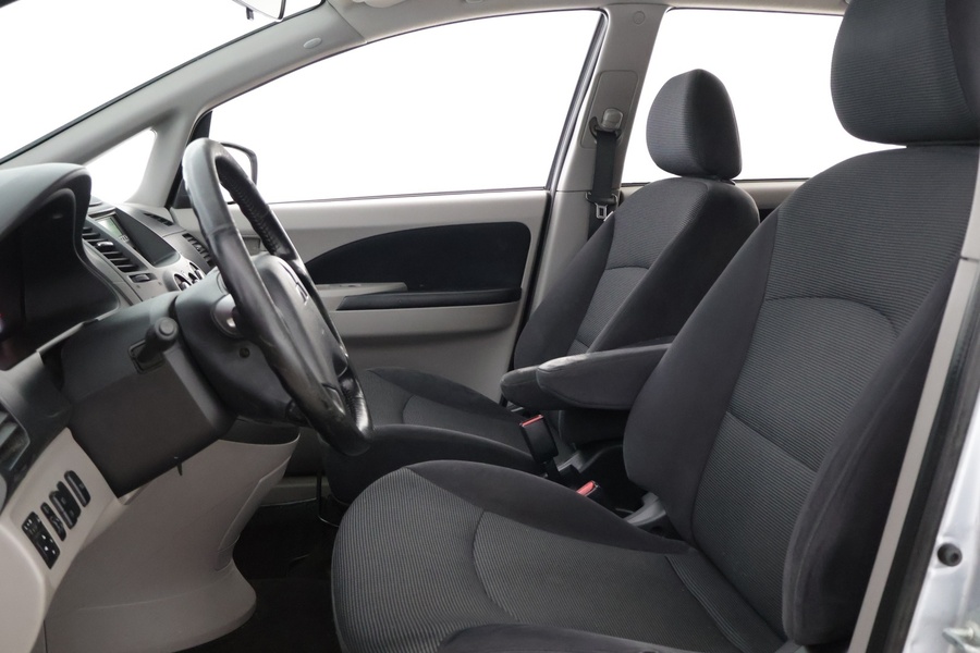 Mitsubishi Grandis vaihtoauto