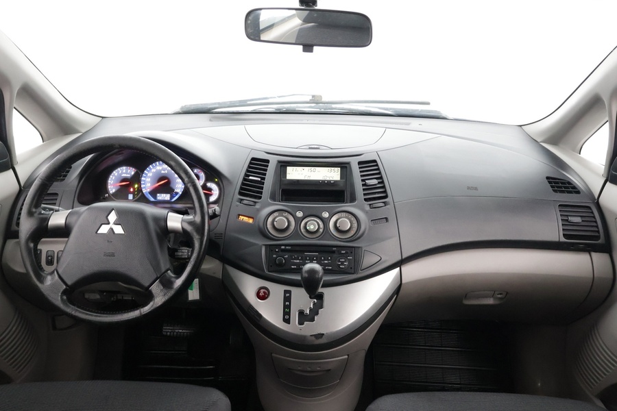 Mitsubishi Grandis vaihtoauto