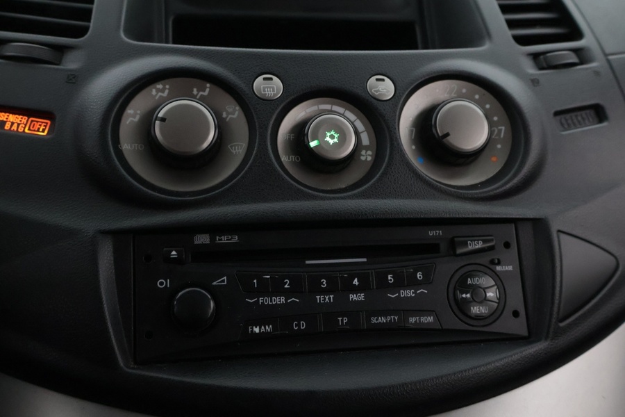 Mitsubishi Grandis vaihtoauto