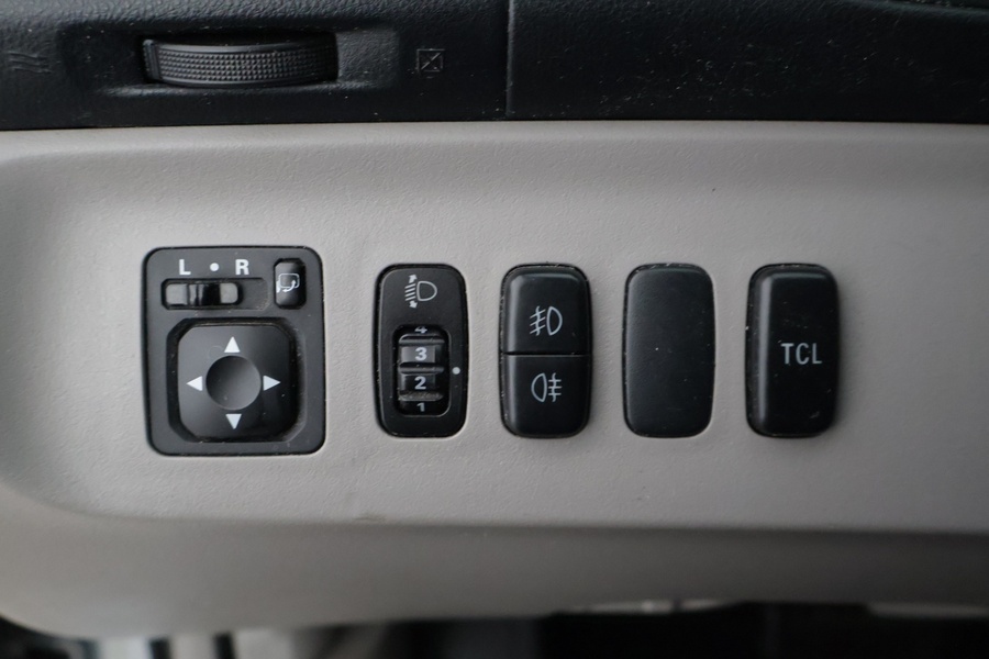 Mitsubishi Grandis vaihtoauto