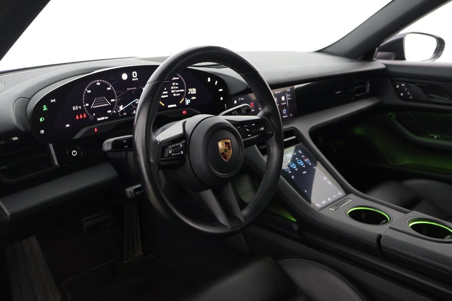 Porsche Taycan vaihtoauto