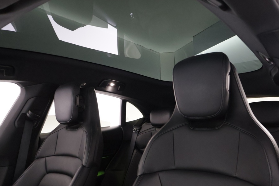 Porsche Taycan vaihtoauto