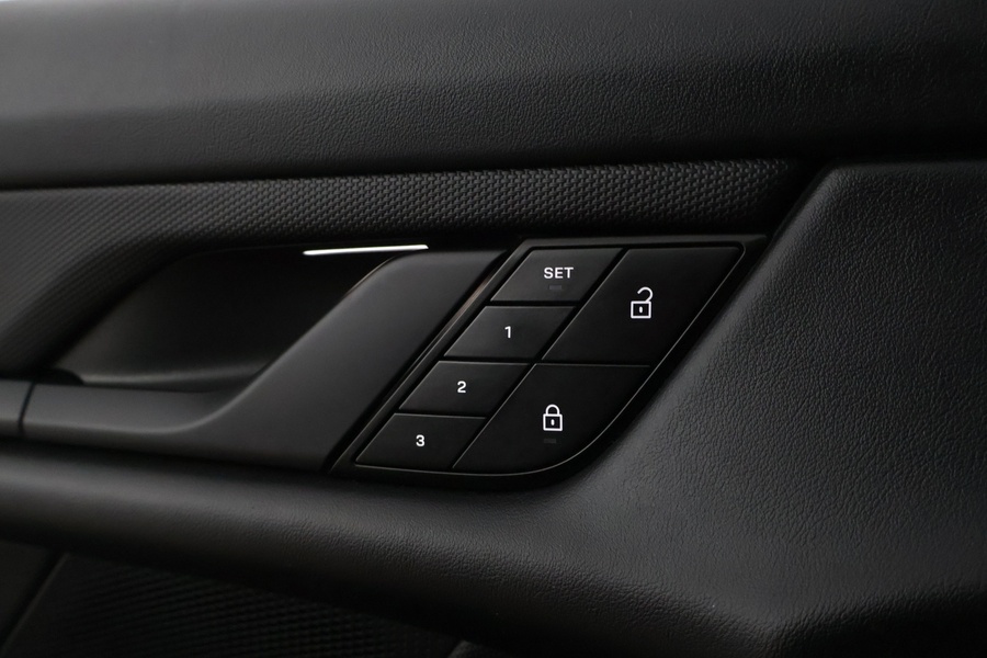 Porsche Taycan vaihtoauto