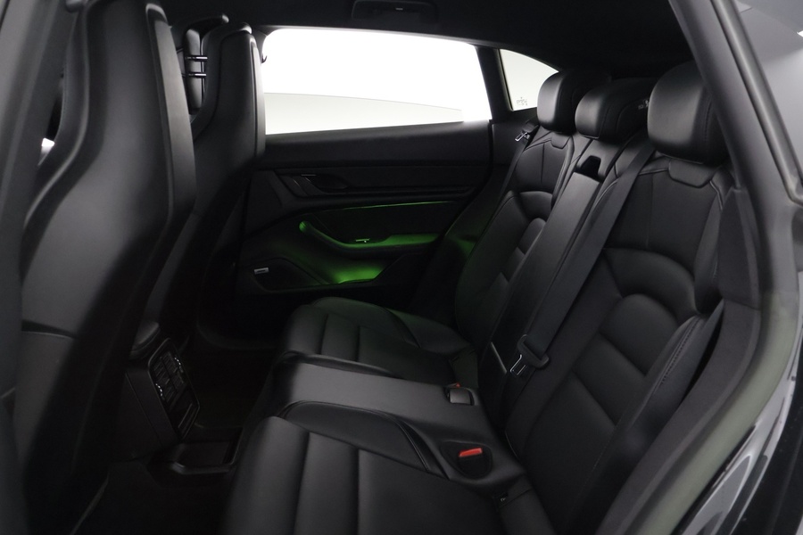 Porsche Taycan vaihtoauto