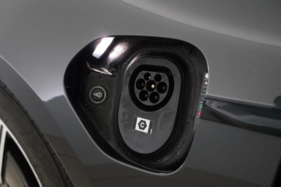 Porsche Taycan vaihtoauto