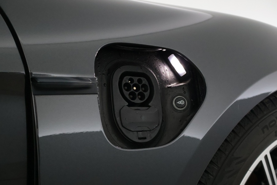 Porsche Taycan vaihtoauto