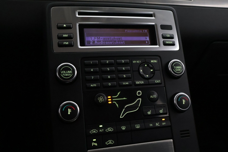 Volvo V70 vaihtoauto