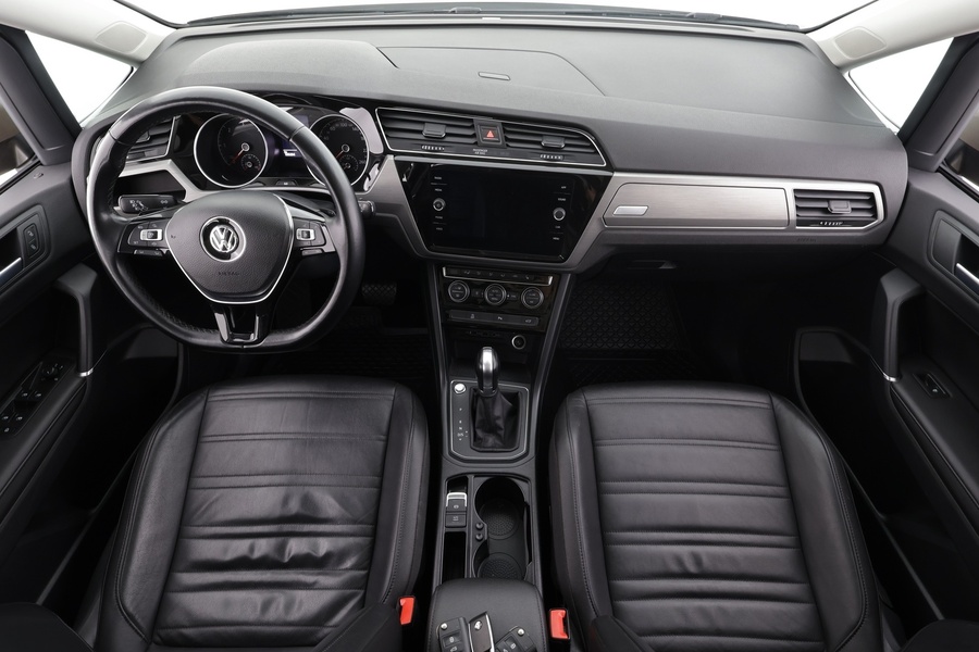 Volkswagen Touran vaihtoauto