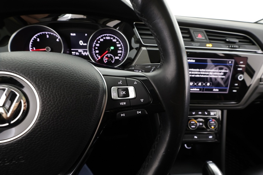 Volkswagen Touran vaihtoauto