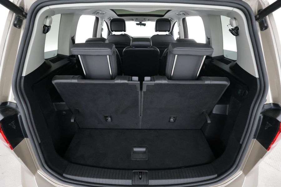 Volkswagen Touran vaihtoauto