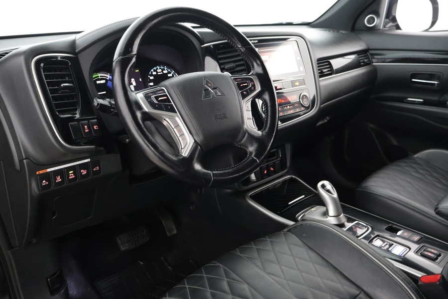 Mitsubishi Outlander PHEV vaihtoauto