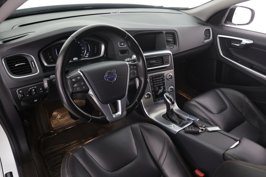 Volvo V60 Cross Country vaihtoauto