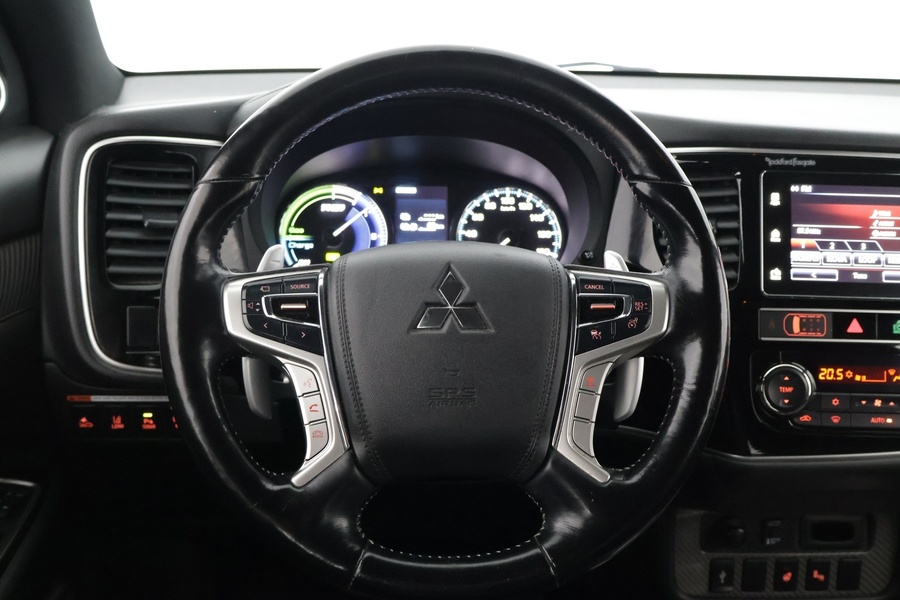 Mitsubishi Outlander PHEV vaihtoauto