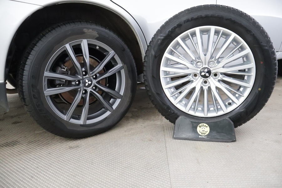 Mitsubishi Outlander PHEV vaihtoauto