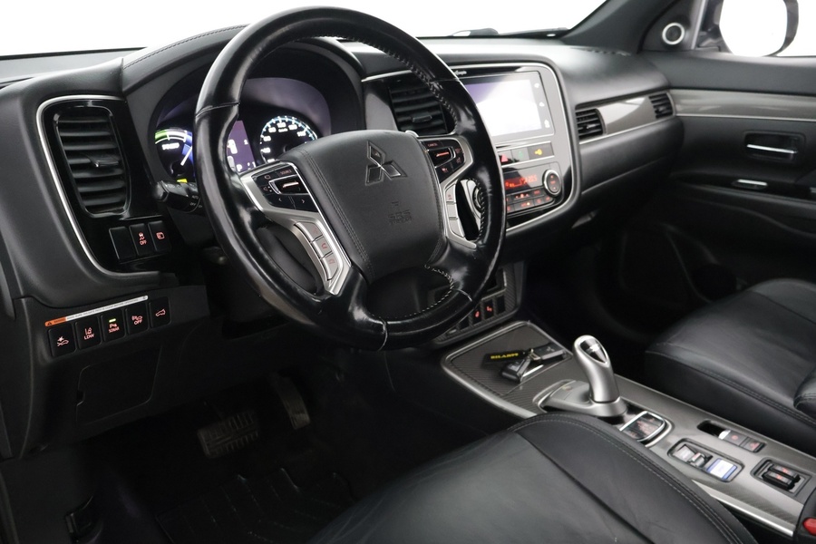 Mitsubishi Outlander PHEV vaihtoauto