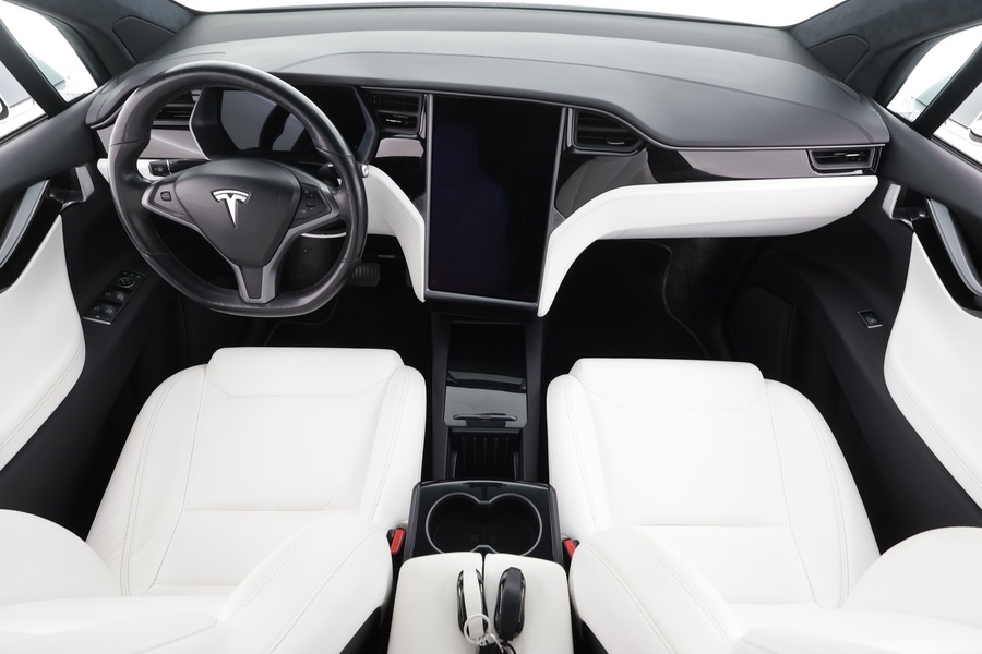 Tesla Model X vaihtoauto
