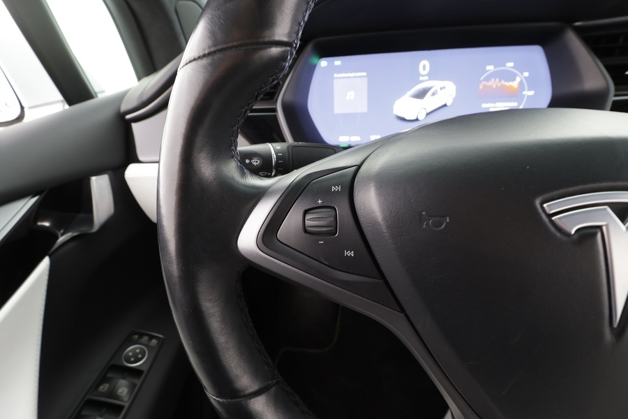 Tesla Model X vaihtoauto