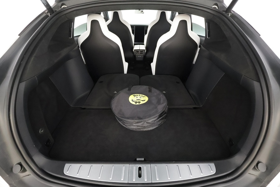 Tesla Model X vaihtoauto