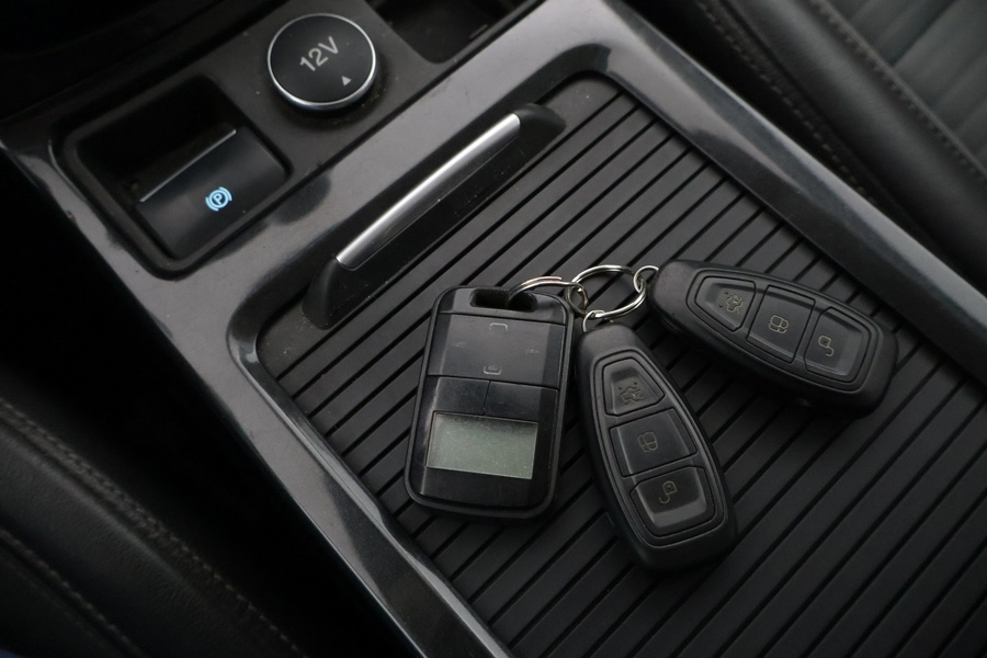 Ford Kuga vaihtoauto