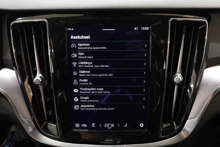 Volvo V60 Cross Country vaihtoauto