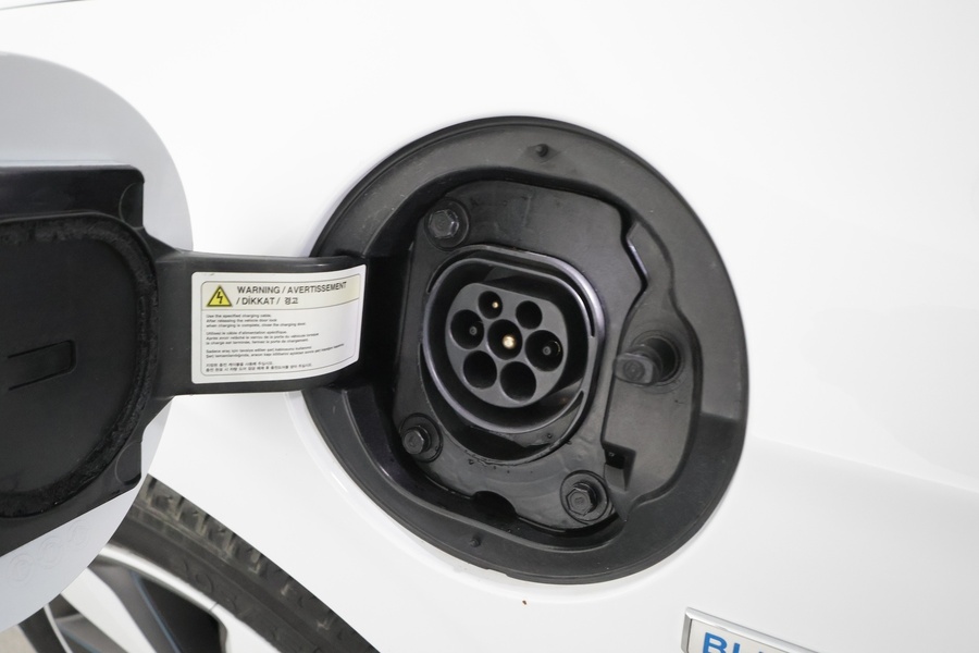 Hyundai IONIQ plug-in vaihtoauto