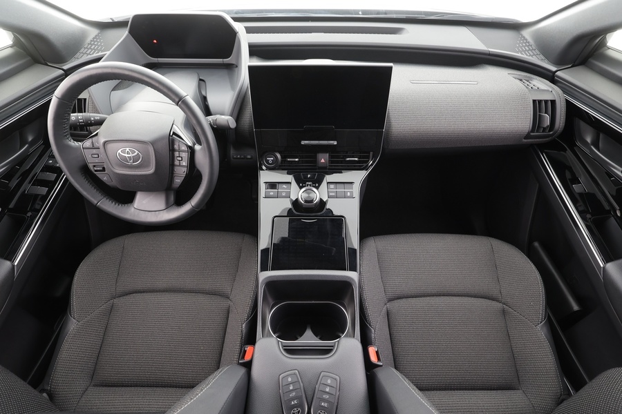 Toyota bZ4X vaihtoauto