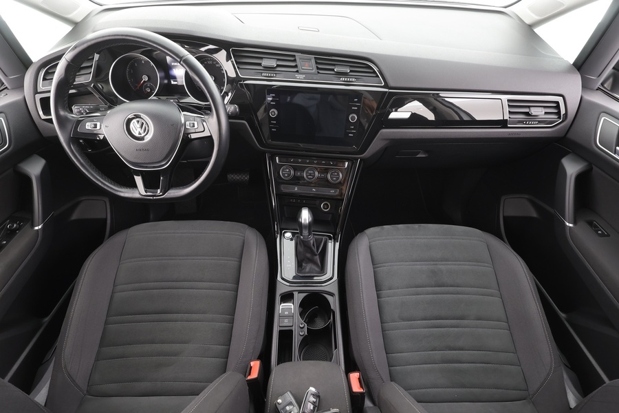 Volkswagen Touran vaihtoauto
