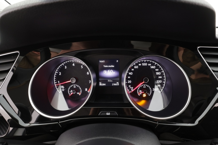 Volkswagen Touran vaihtoauto