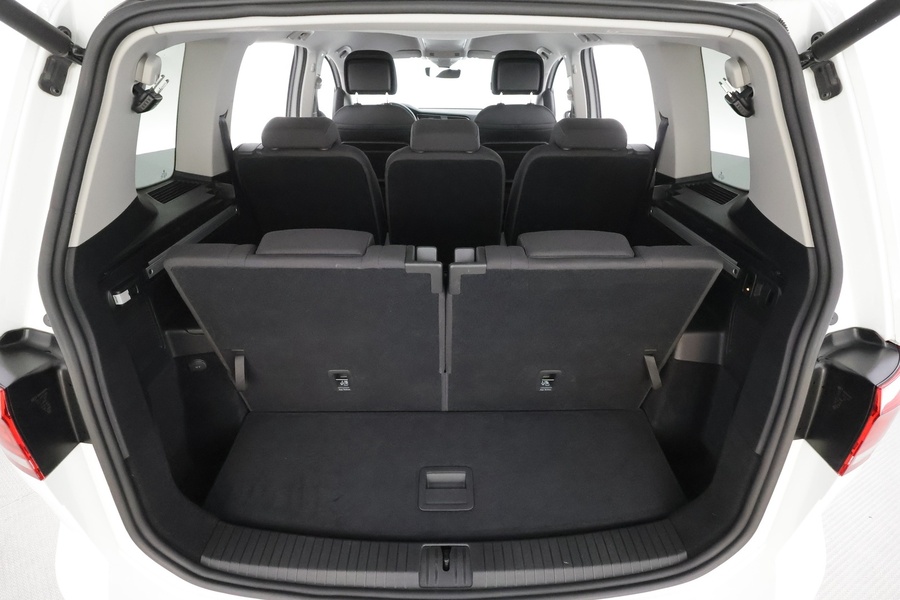 Volkswagen Touran vaihtoauto