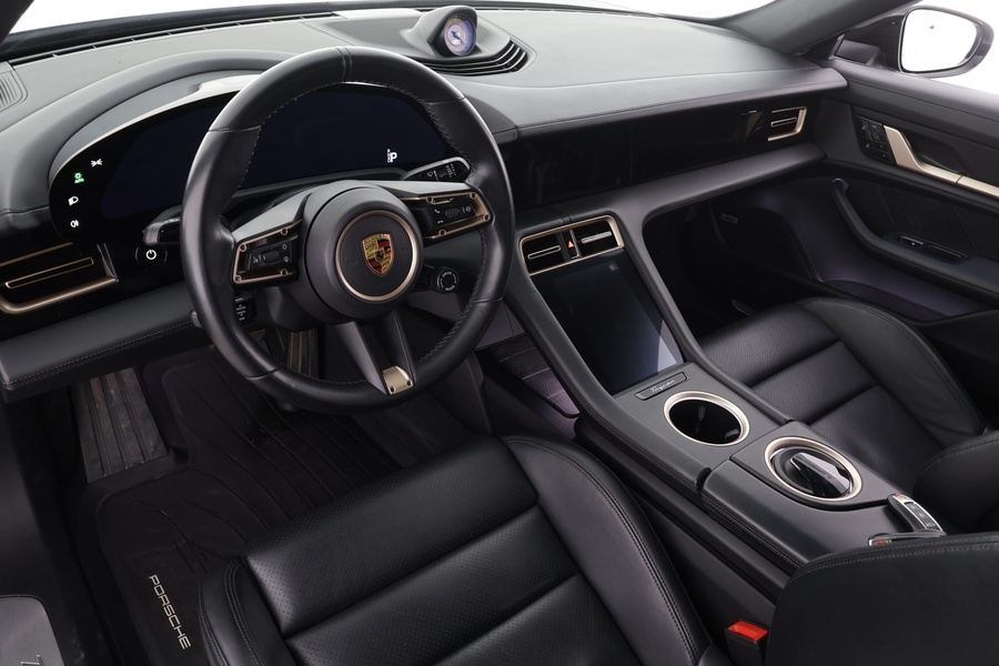 Porsche Taycan vaihtoauto