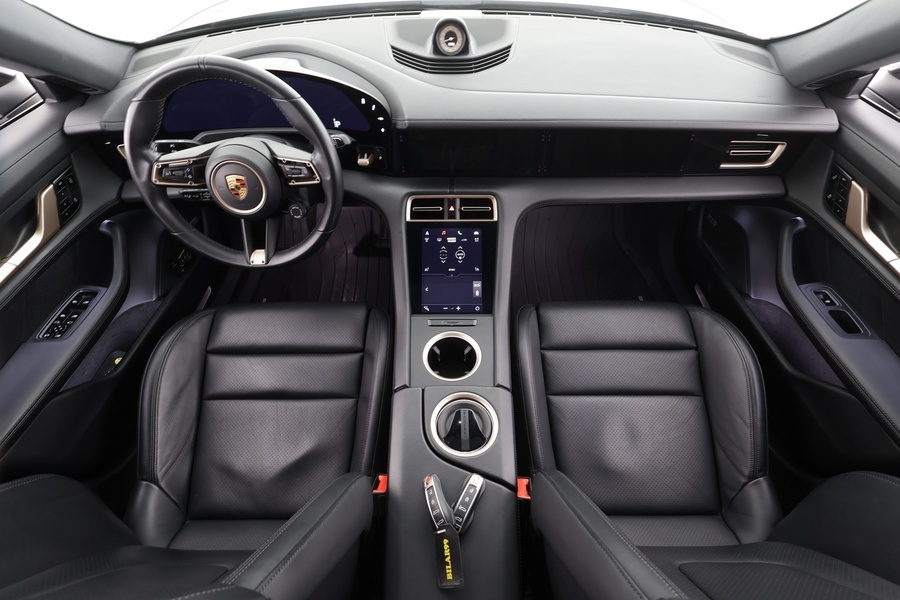 Porsche Taycan vaihtoauto