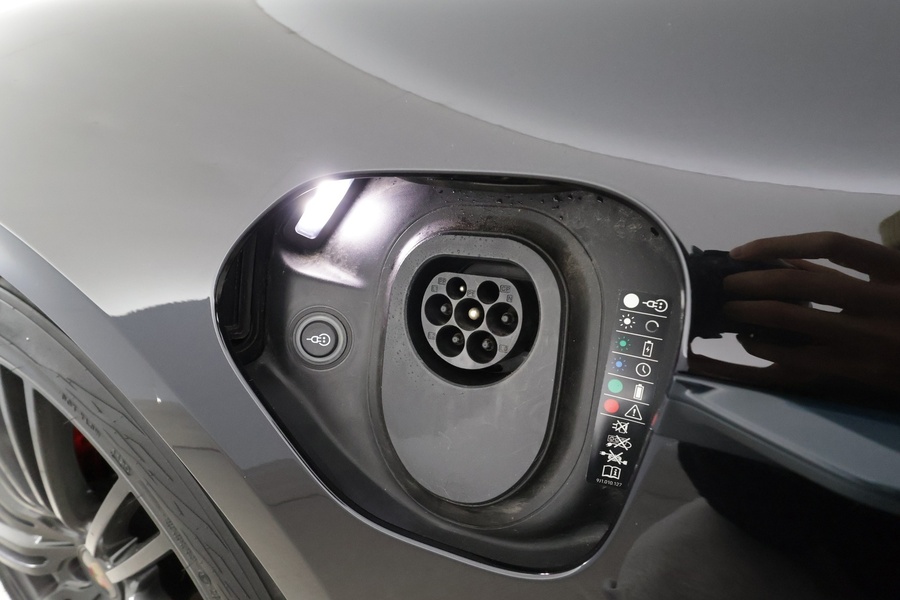 Porsche Taycan vaihtoauto