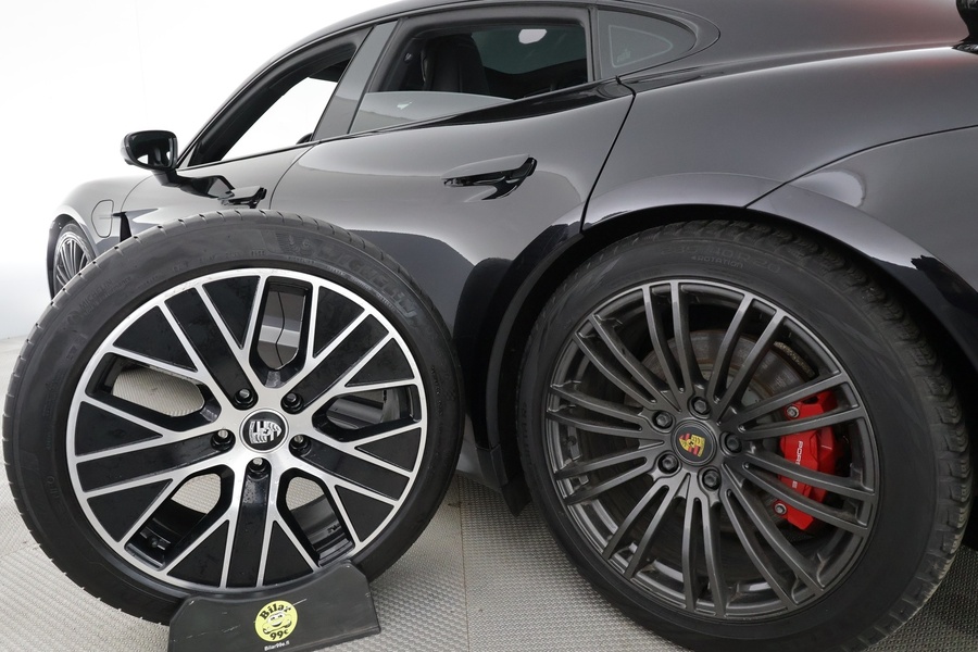 Porsche Taycan vaihtoauto