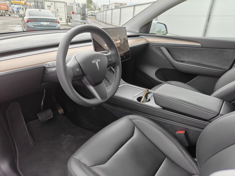 Tesla Model Y vaihtoauto