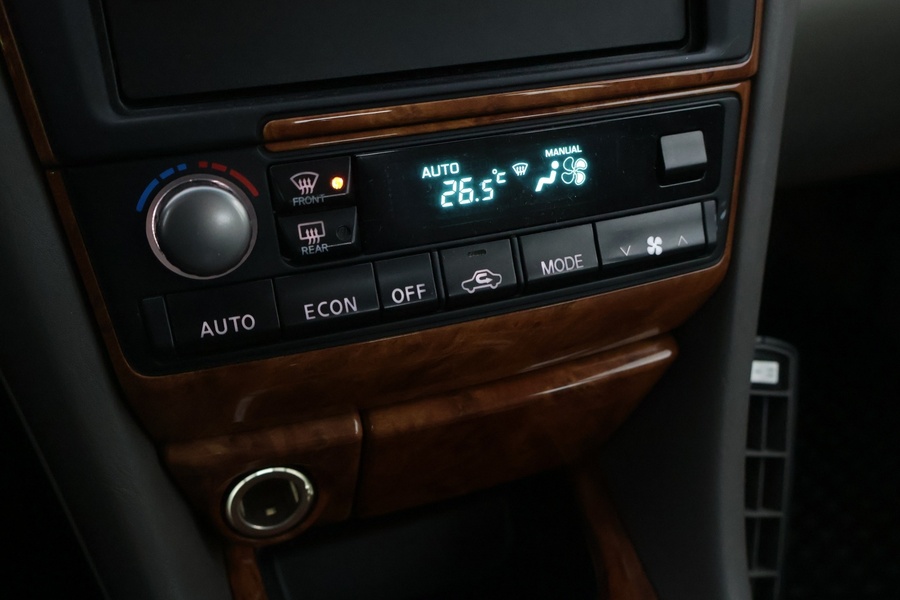 Nissan Maxima vaihtoauto