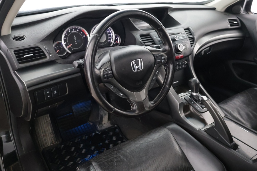 Honda Accord vaihtoauto