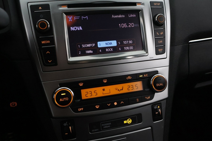 Toyota Avensis vaihtoauto