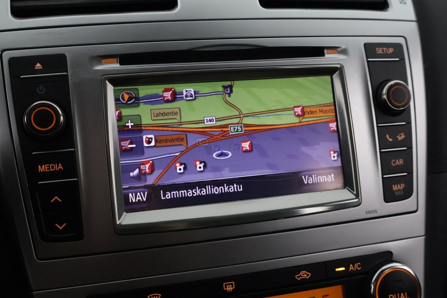 Toyota Avensis vaihtoauto