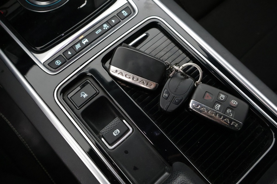 Jaguar XF vaihtoauto