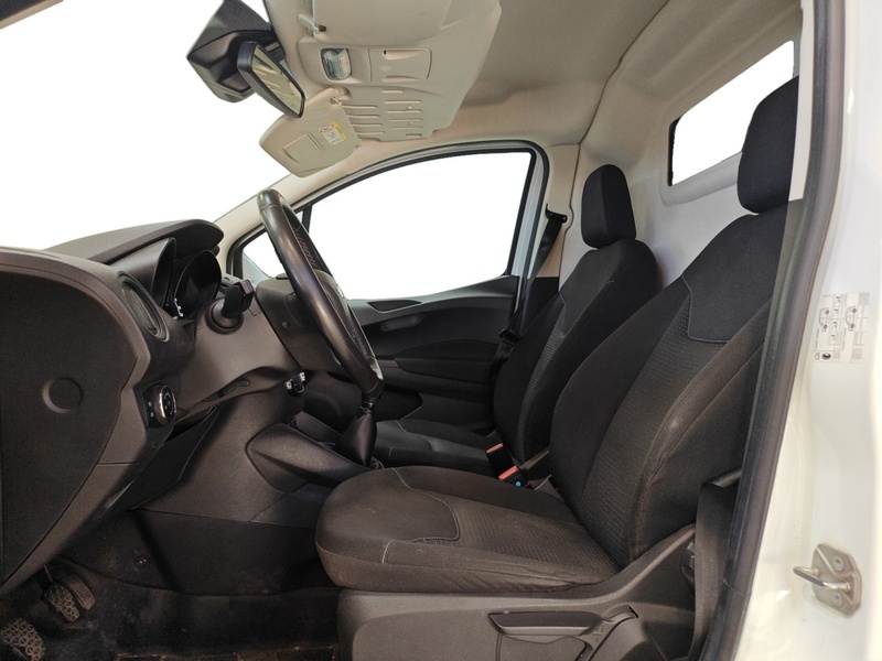 Ford Transit Courier vaihtoauto