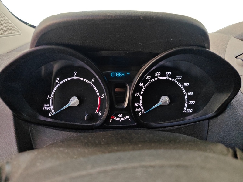 Ford Transit Courier vaihtoauto