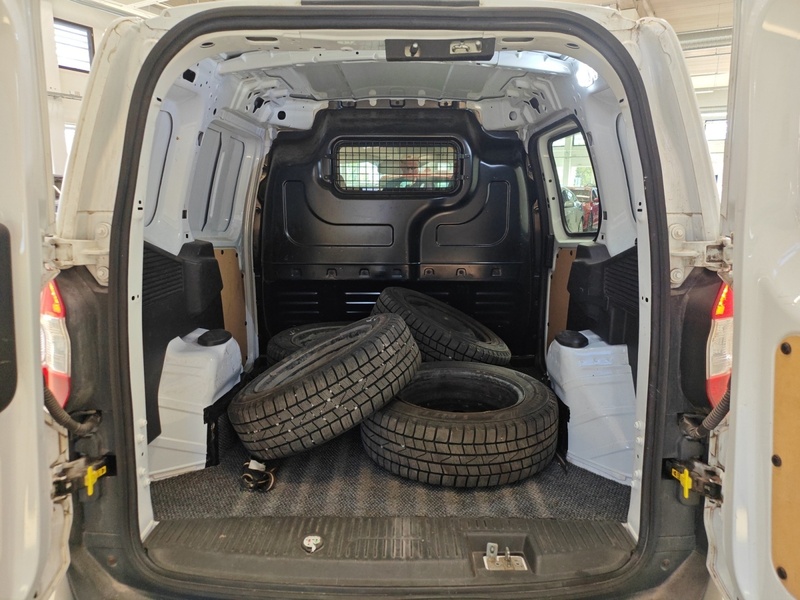 Ford Transit Courier vaihtoauto
