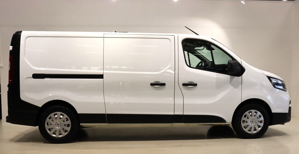 Nissan Primastar vaihtoauto