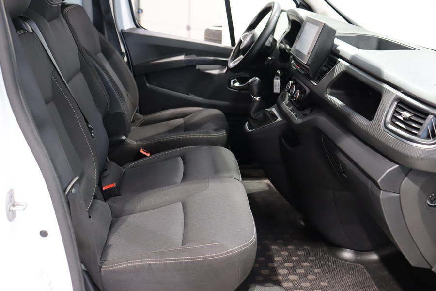 Nissan Primastar vaihtoauto