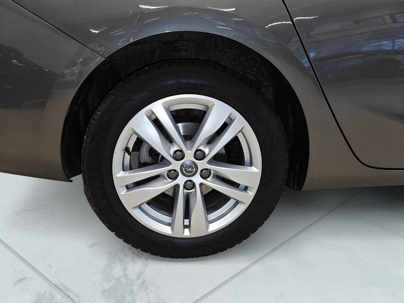 Opel Astra vaihtoauto