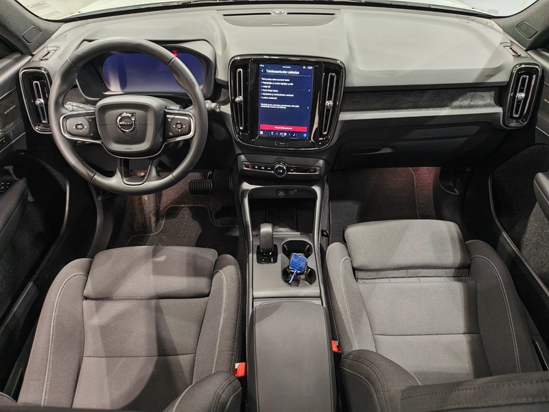 Volvo EX40 vaihtoauto