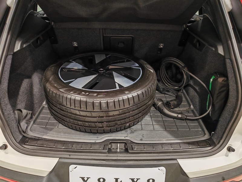 Volvo EX40 vaihtoauto