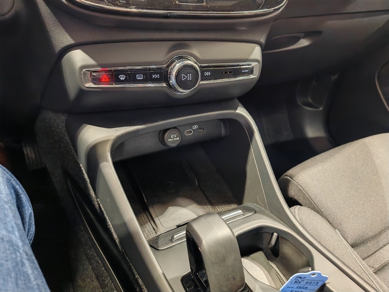 Volvo EX40 vaihtoauto